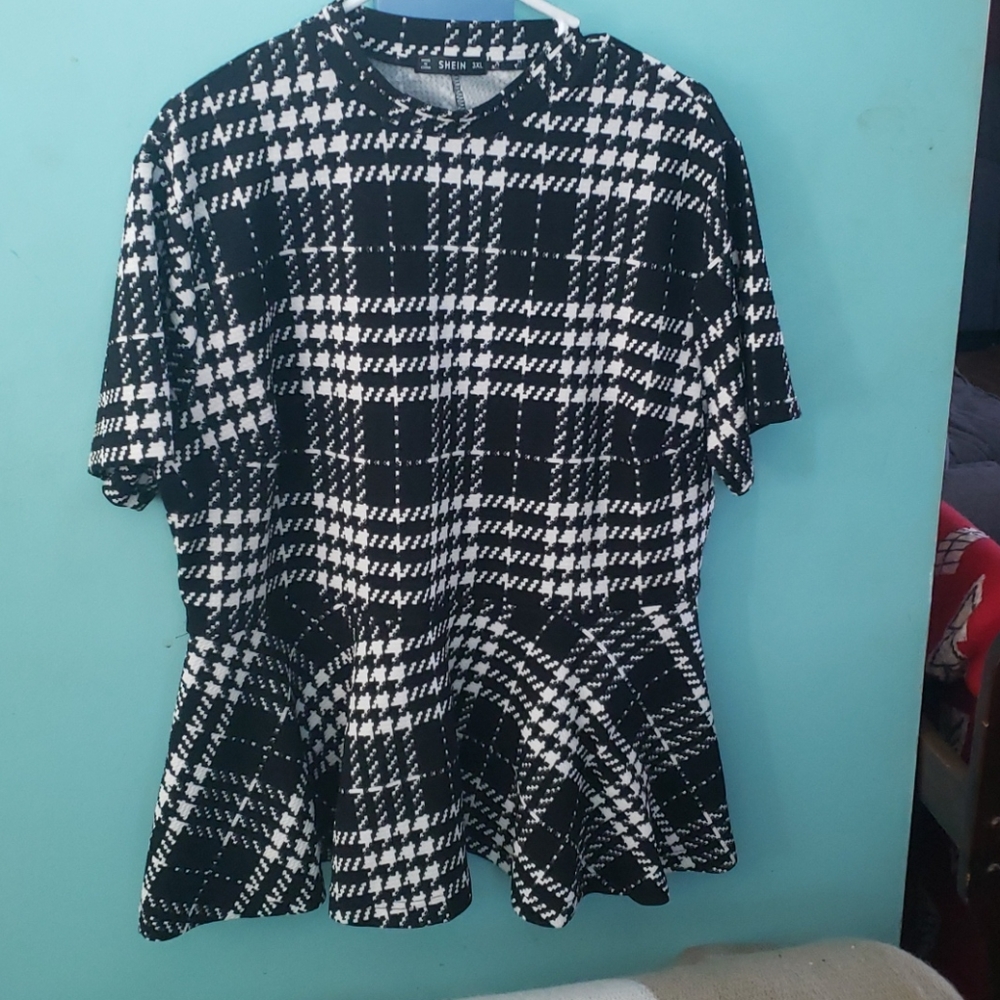 Shein houndstooth print peplum top size 3X